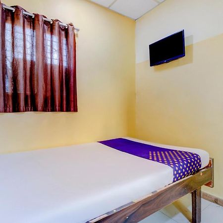 Oyo 70661 Hotel Al Makkah Managed By Hotel Paris Mumbai Luaran gambar
