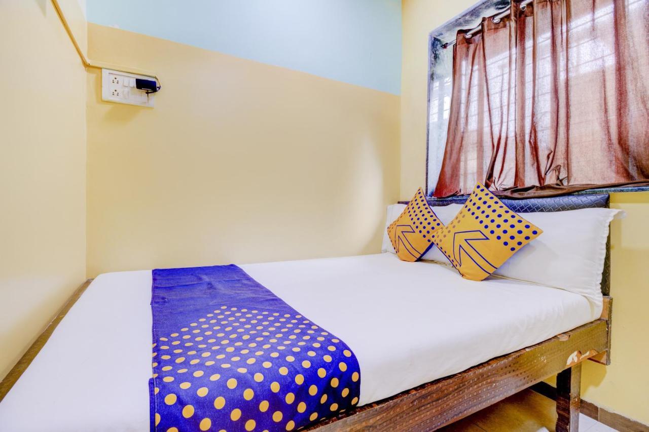 Oyo 70661 Hotel Al Makkah Managed By Hotel Paris Mumbai Luaran gambar
