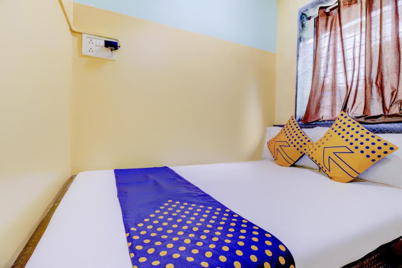 Oyo 70661 Hotel Al Makkah Managed By Hotel Paris Mumbai Luaran gambar