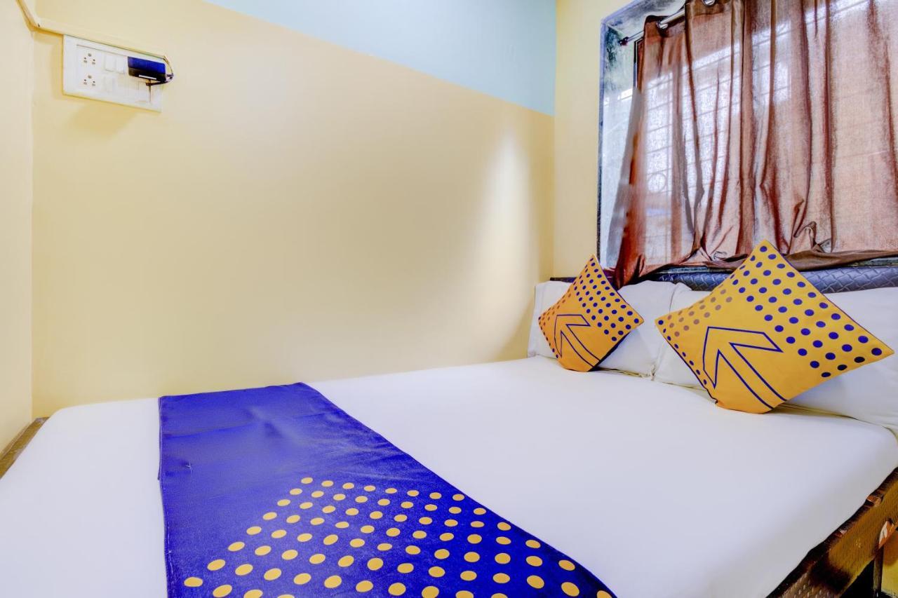 Oyo 70661 Hotel Al Makkah Managed By Hotel Paris Mumbai Luaran gambar