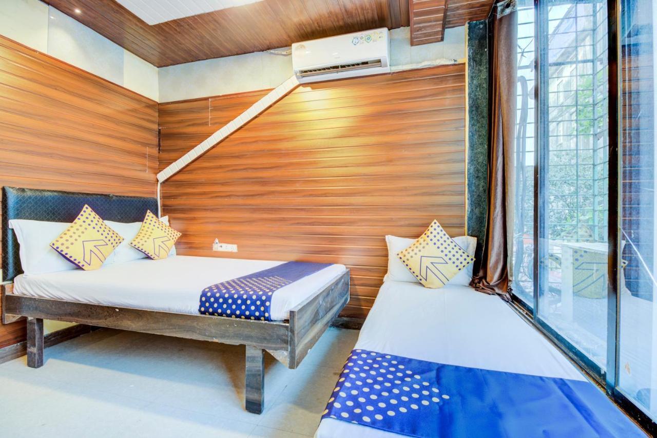 Oyo 70661 Hotel Al Makkah Managed By Hotel Paris Mumbai Luaran gambar