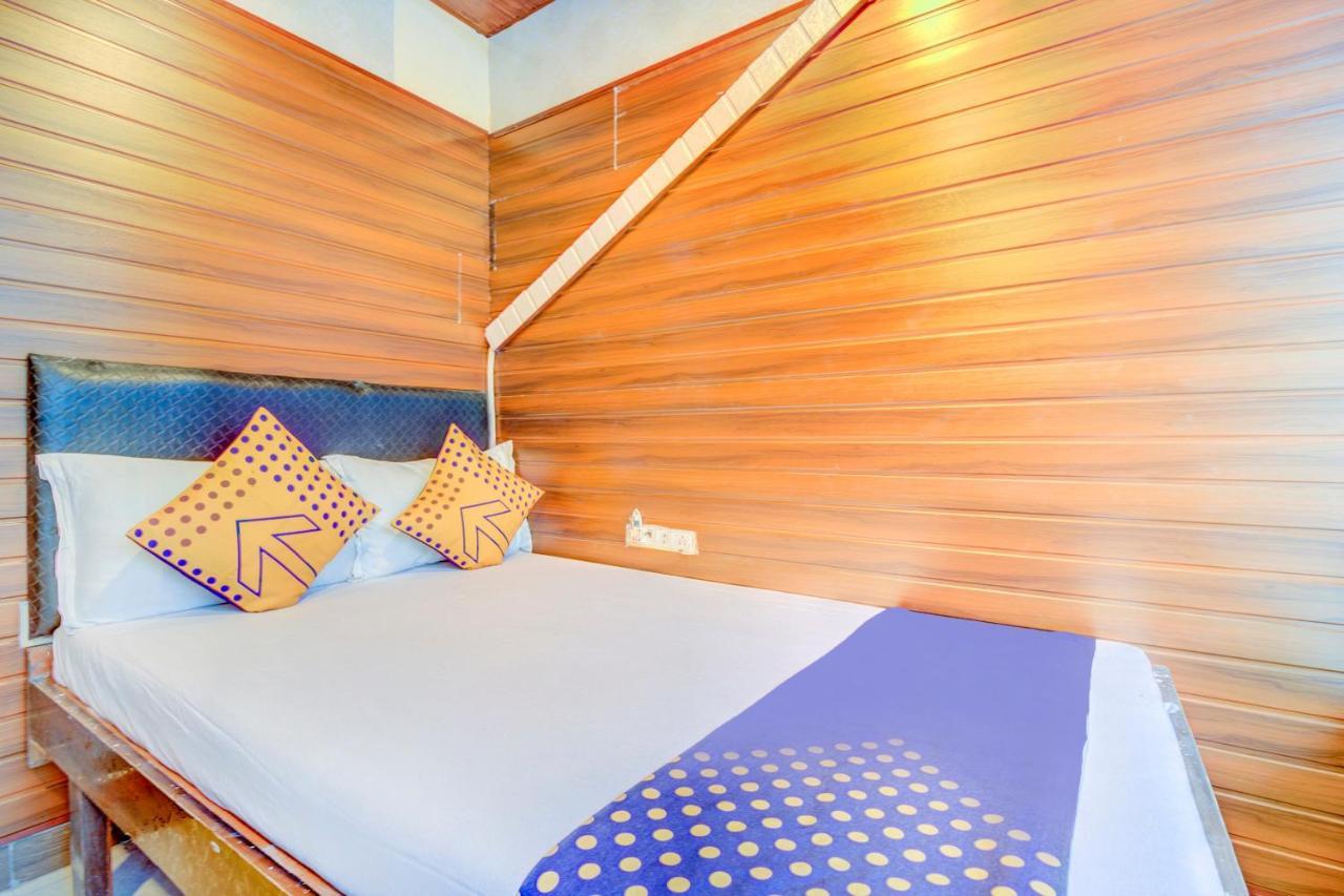 Oyo 70661 Hotel Al Makkah Managed By Hotel Paris Mumbai Luaran gambar