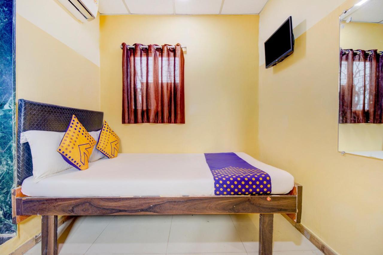 Oyo 70661 Hotel Al Makkah Managed By Hotel Paris Mumbai Luaran gambar