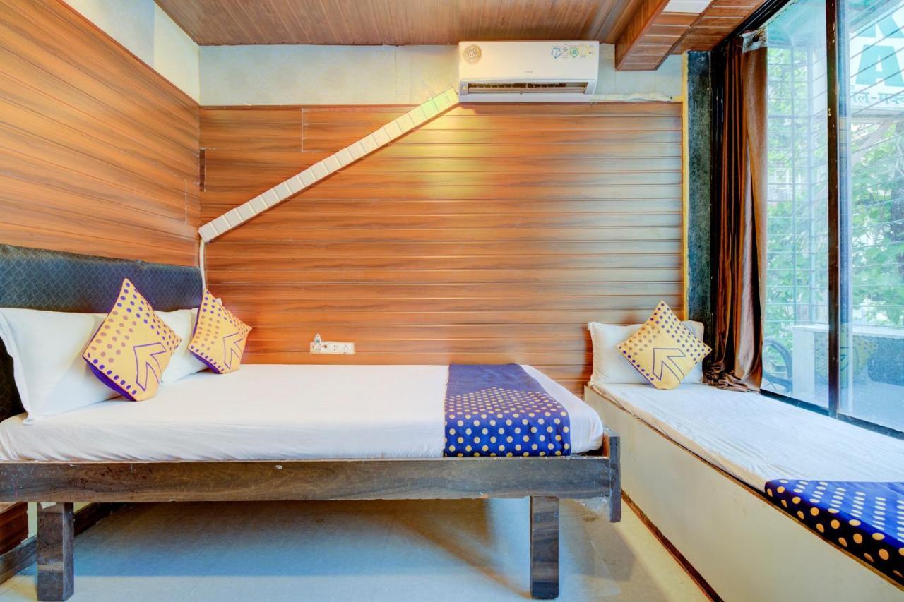 Oyo 70661 Hotel Al Makkah Managed By Hotel Paris Mumbai Luaran gambar