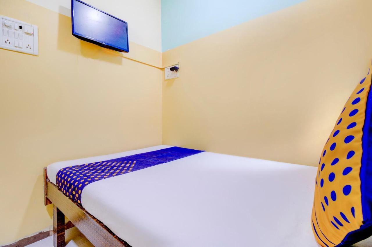Oyo 70661 Hotel Al Makkah Managed By Hotel Paris Mumbai Luaran gambar